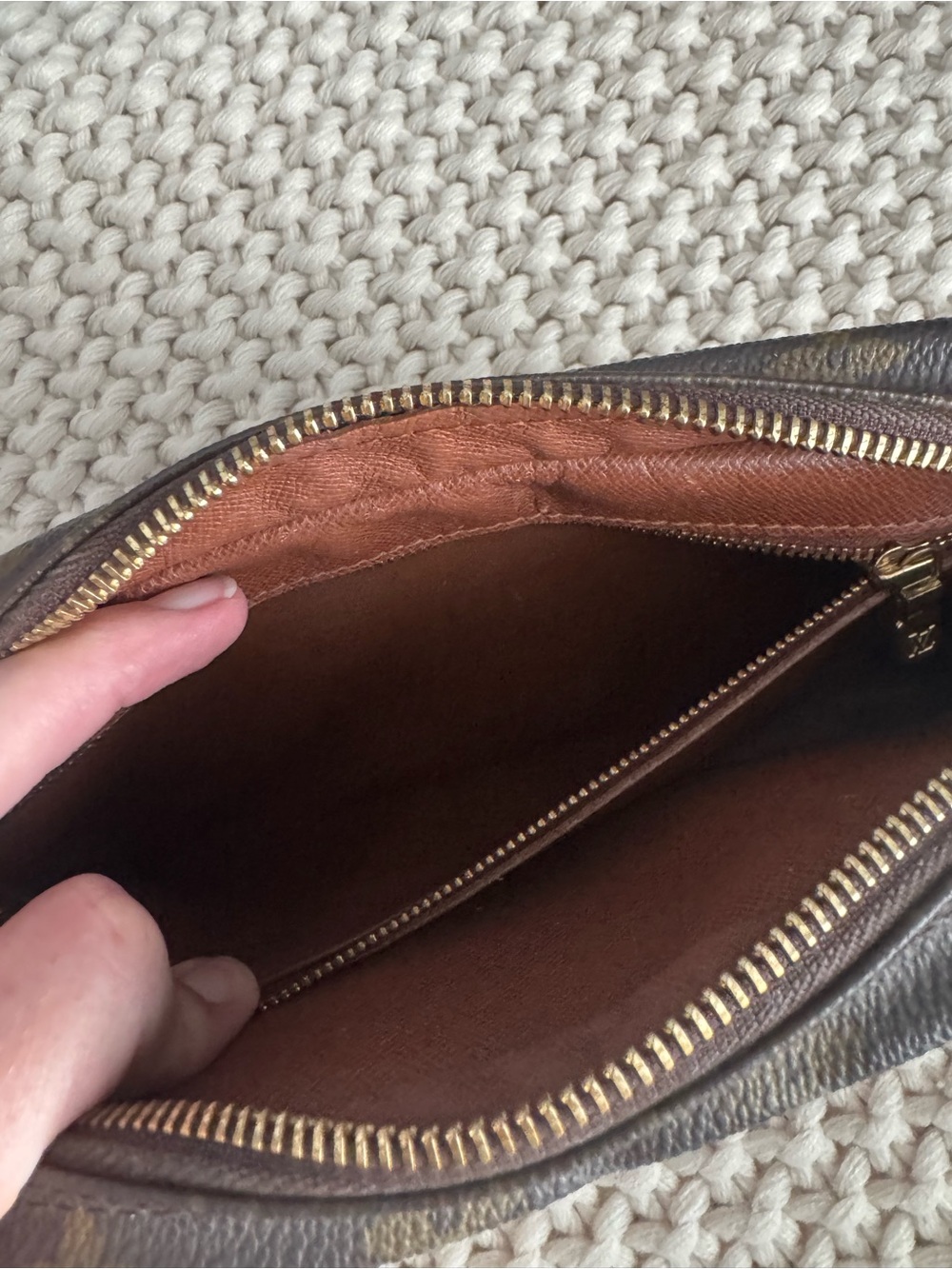 Louis Vuitton Monogram Canvas Trocadero 27 - Picture 7 of 10